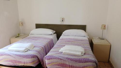 Twin Room image 1
