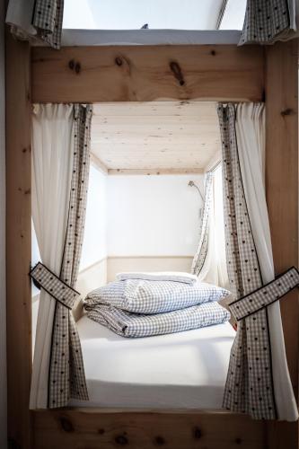 2 king beds, 2 twin beds