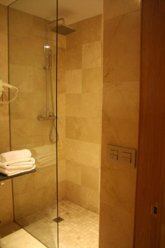 Habitación 2 camas, baño privado