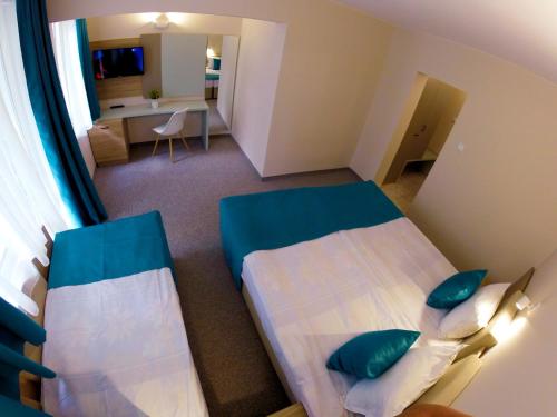 Hotel Lotos - image 12