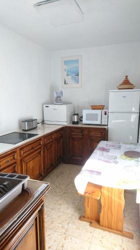 APT 65 M2 DANS VILLA AVEC PISCINE BANYULS SUR MER