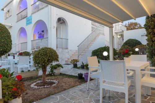 John's Rooms & Studios in Paros