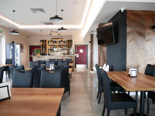 PRZYSTANEK ROSZKÓW -NOCLEGI i RESTAURACJA