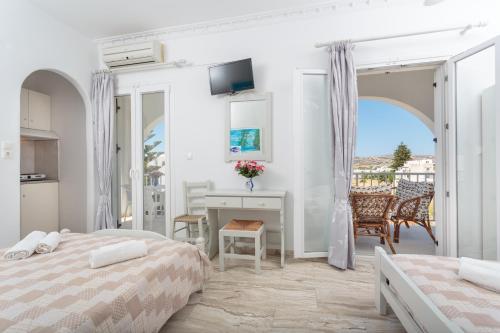 John's Rooms & Studios in Paros