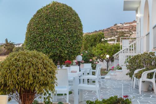  John's Rooms & Studios in Parikia