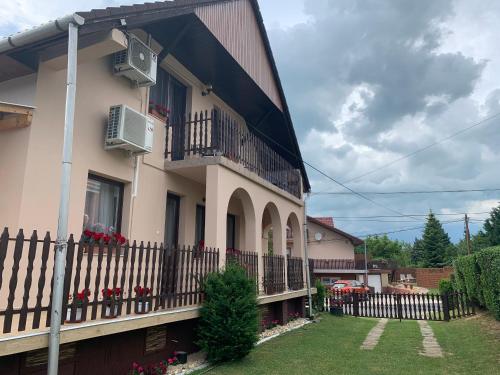  Nagcsaládos Rózsa Apartman in Balatonlelle
