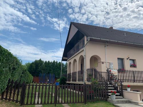  Nagcsaládos Rózsa Apartman in Balatonlelle
