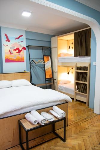 yolohostel - image 10