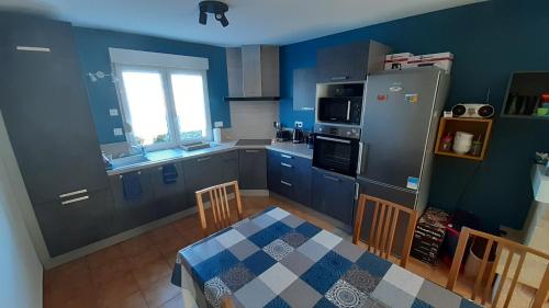 Escapade - image 10