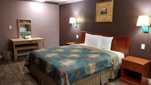 Hollywood Stars Inn - image 11