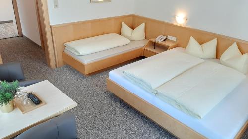 Hotel Garni Bergland - image 13