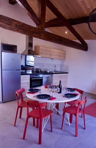 Kitchen, Gites Du Mas de Surlan in Chantemerle-les-Bles