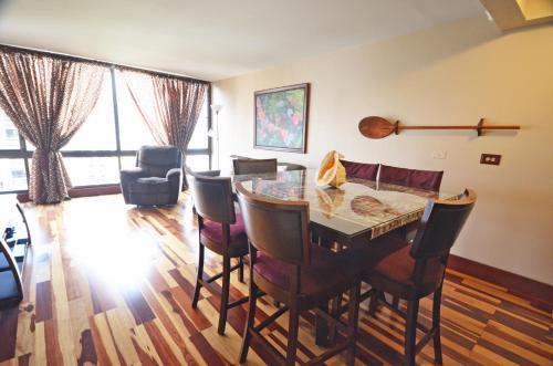 Waikiki Sunset 2105 Paradise Awaits 1-bedroom Superior Suite with Incredible Views - main image