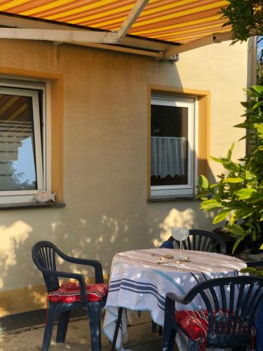 Ferienhausle JoNa 7.8km von Dittenheim entfernt