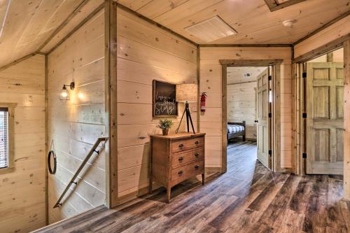 Resort Cabin w/ Hot Tub 3 Miles to Dollywood - image 7