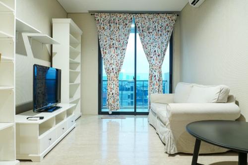 Good Place Apartment @ 2BR Veranda Residence Puri By Travelio