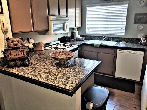 Two-Bedroom Premier Townhouse Unit #86 by Snow Summit Townhouses Bus Lic #23581 - image 7