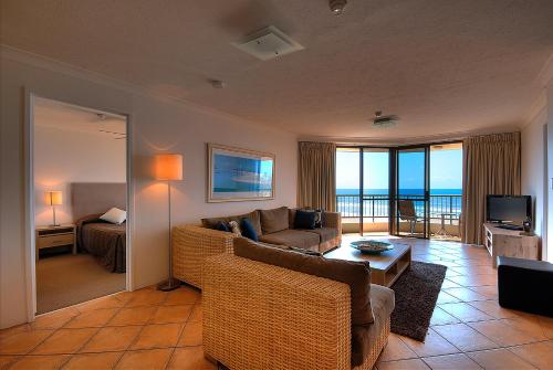 San Simeon Beachfront Apartments in Tugun