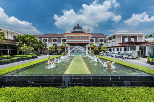 Summit Windmill Golf Suite Hotel at Suvarnabhumi