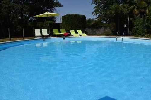 3 Gites Ruraux - Piscine - Centre ville Bergerac 10mn - Domaine de Bellevue Cottage