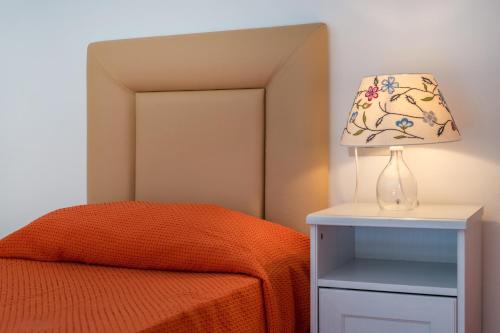 1 queen bed, 2 twin beds