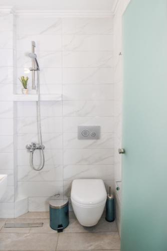 House Stelitsa – Sarti, MO