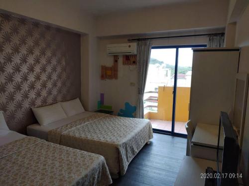 Quadruple Room image 3