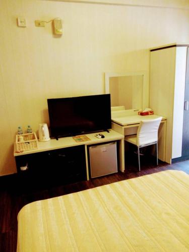 Standard Double Room image 2