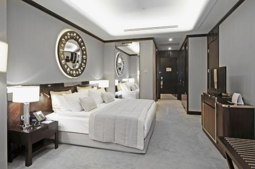 Crowne Plaza BURSA Room Type - King Room - Smoking 