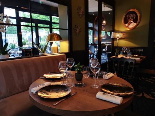 Hôtel Le Boeuf Couronné Chartres - Logis Hotels - image 11