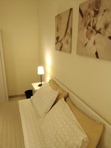 Isi GuestHouse - Tap to explore photos