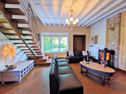 Le pavillon de l'herboriste 14p jacuzzi jardin in Tintigny