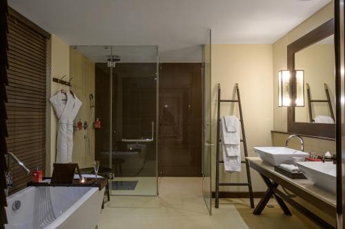 Deluxe Villa image 5