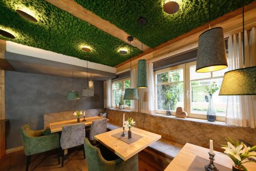 ห้องอาหาร, Hotel Alte Post in โอเบอราเมอเกา