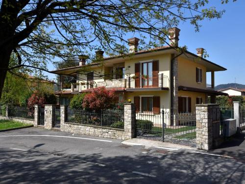 Belvilla by OYO Franciacorta - Accommodation - Villa Pedergnano