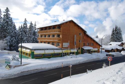 Hôtel De La Couronne - Hotel - Mijoux-Lélex-La Faucille