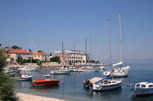 Apartments Jelka - image 10