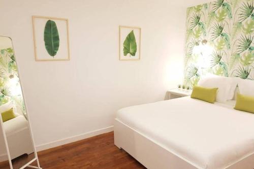 InLoveApartments - Typical Alfama Balcony 3
