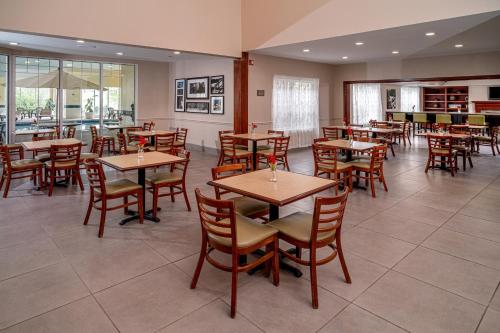 Country Inn & Suites by Radisson, Beckley, WV