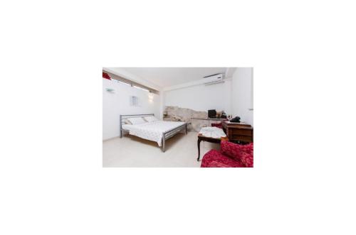 One-Bedroom Holiday Home