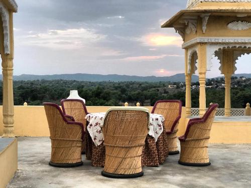 Ümbrus, Deogarh Hills A Village Experience Property in Deogarh
