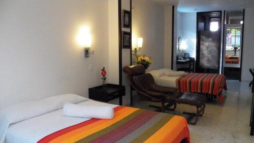 Superior Twin Room image 3
