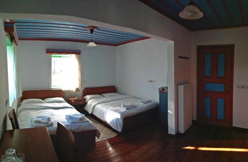 Guesthouse Iro - image 8