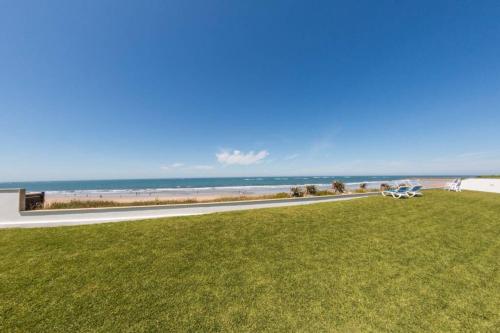 Panoramic Beachfront Villa - Direct Beach Access