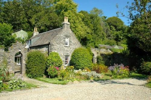 Coachmanâ€™s Cottage, Ardfern, Argyll and the Isle of Mull