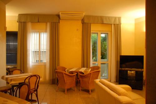 Hotel Arno Rimini - Rimini