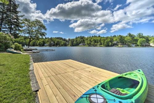 Picturesque Cottage with Sunroom on Ashmere Lake!