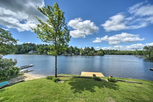 Picturesque Cottage with Sunroom on Ashmere Lake!