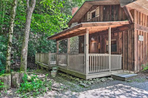Creekside Smoky Mountain Paradise Less Than 1 Mi to Hiking