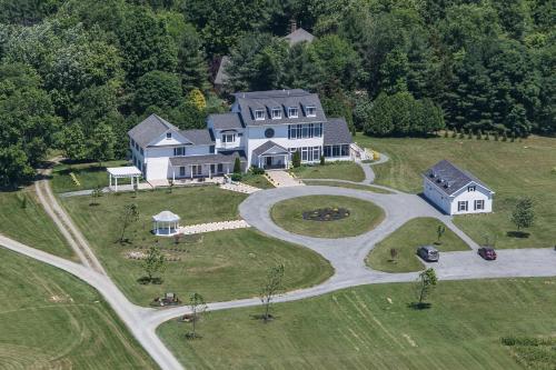 Loudoun Valley Manor B&B in Waterford, USA